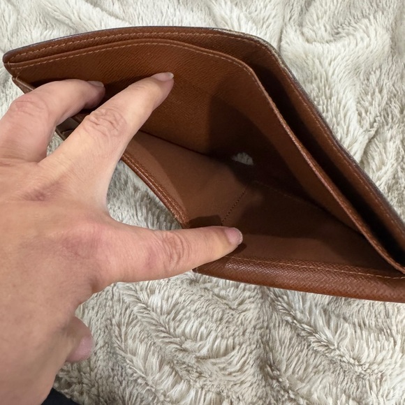 Louis Vuitton Monogram Men’s Wallet authentic - Picture 6 of 10